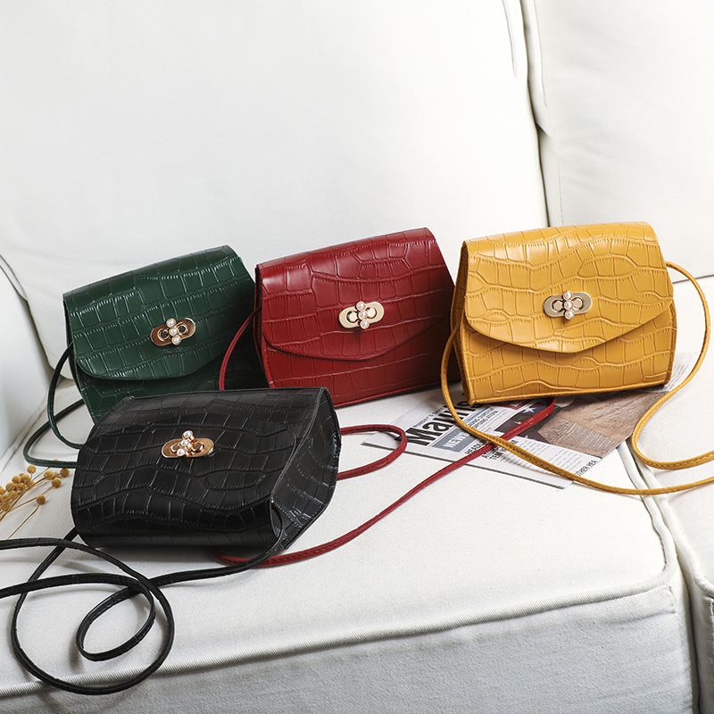 Korean Style Crocodile Pattern Pearl Lock Oval Phone Bag Crossbody Simple Women's Bag - Image 2