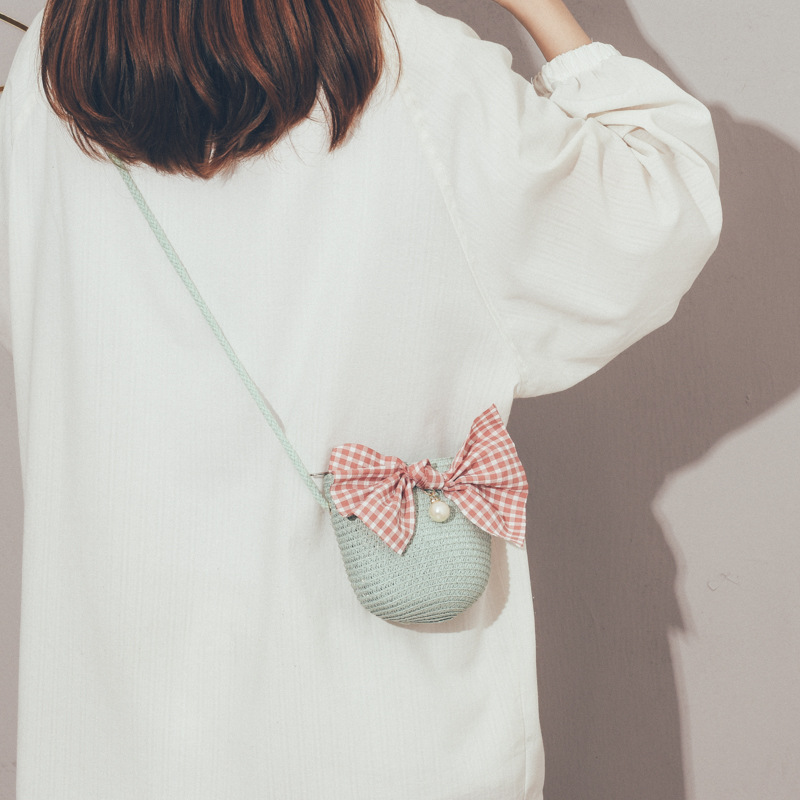 Handmade Straw Mini Crossbody Bag with Bow - Image 4