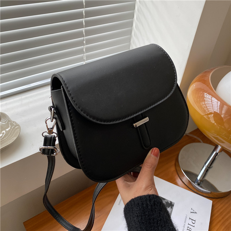 Trendy Half Moon Saddle Bag for Women - PU Shoulder Crossbody Bag - Image 4