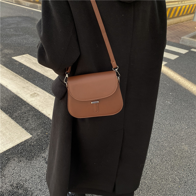 Trendy Half Moon Saddle Bag for Women - PU Shoulder Crossbody Bag - Image 2
