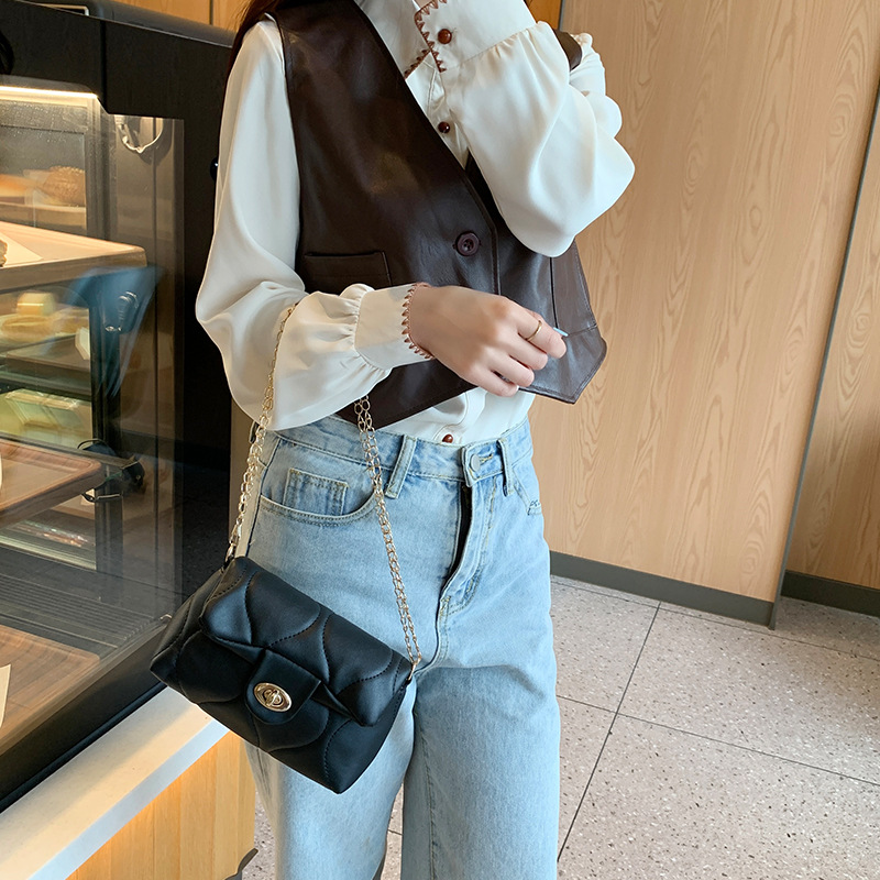 Korean Style Mini Square Bag Embroidered Chain Crossbody Handbag for Women - Image 2