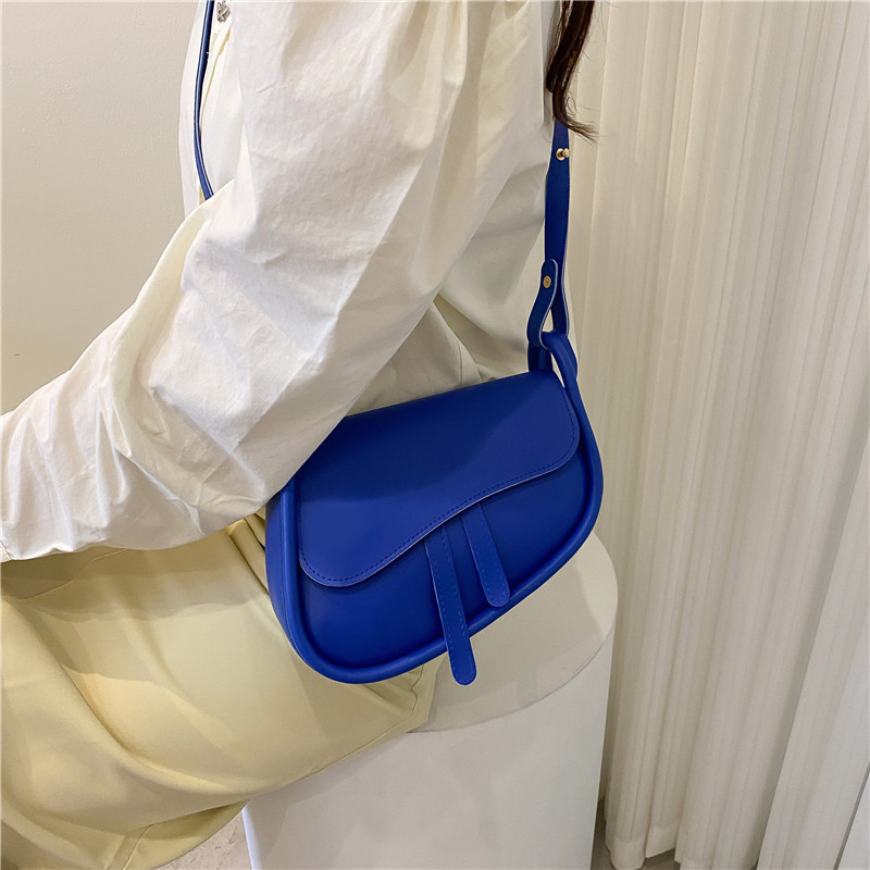 Minimalist Saddle Bag 2022 New Trendy Women's Crossbody Casual Shoulder Bag - Image 4