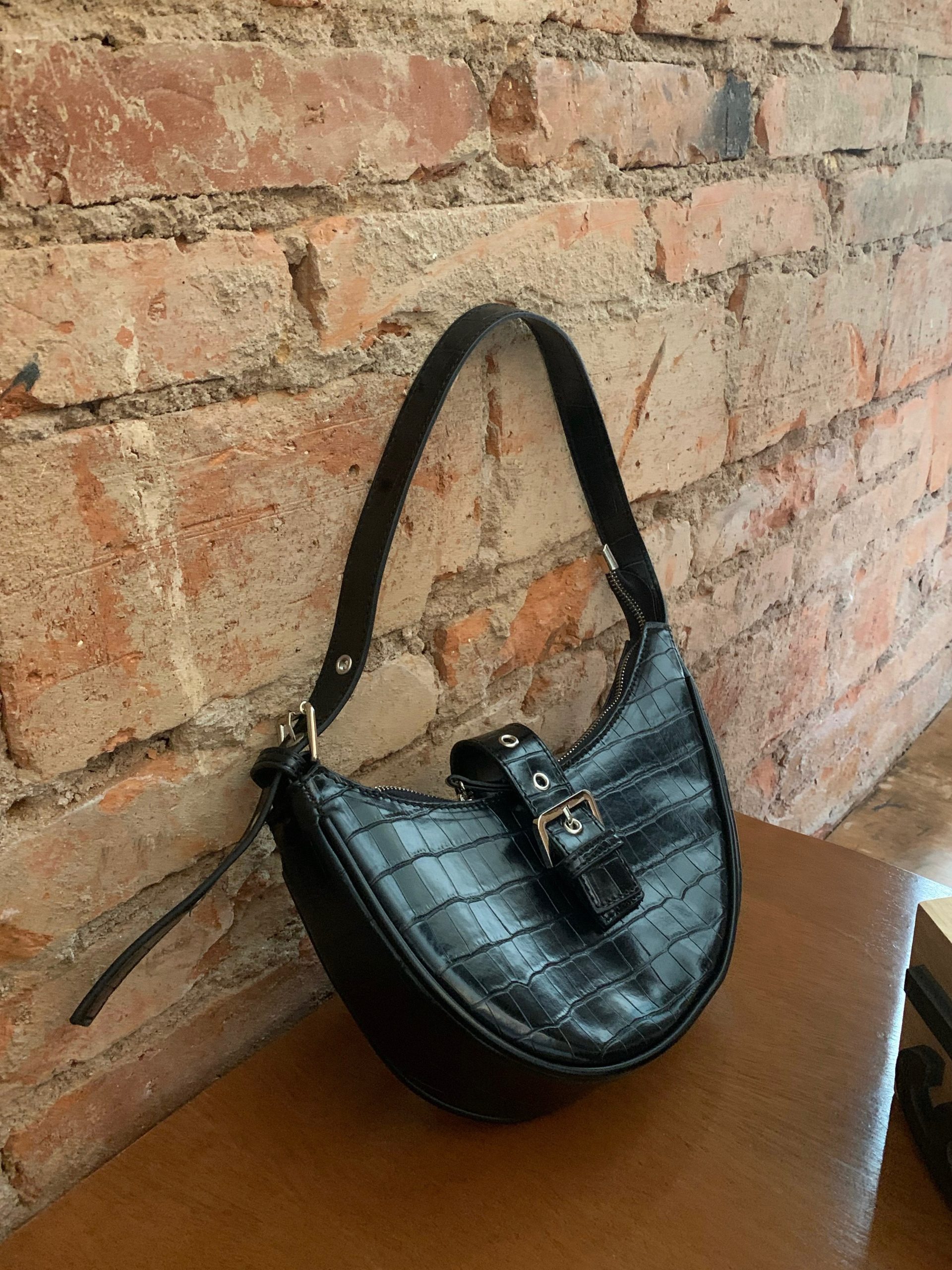 Korean Style Black Crocodile Embossed Shoulder Bag Saddle Handbag - Image 3