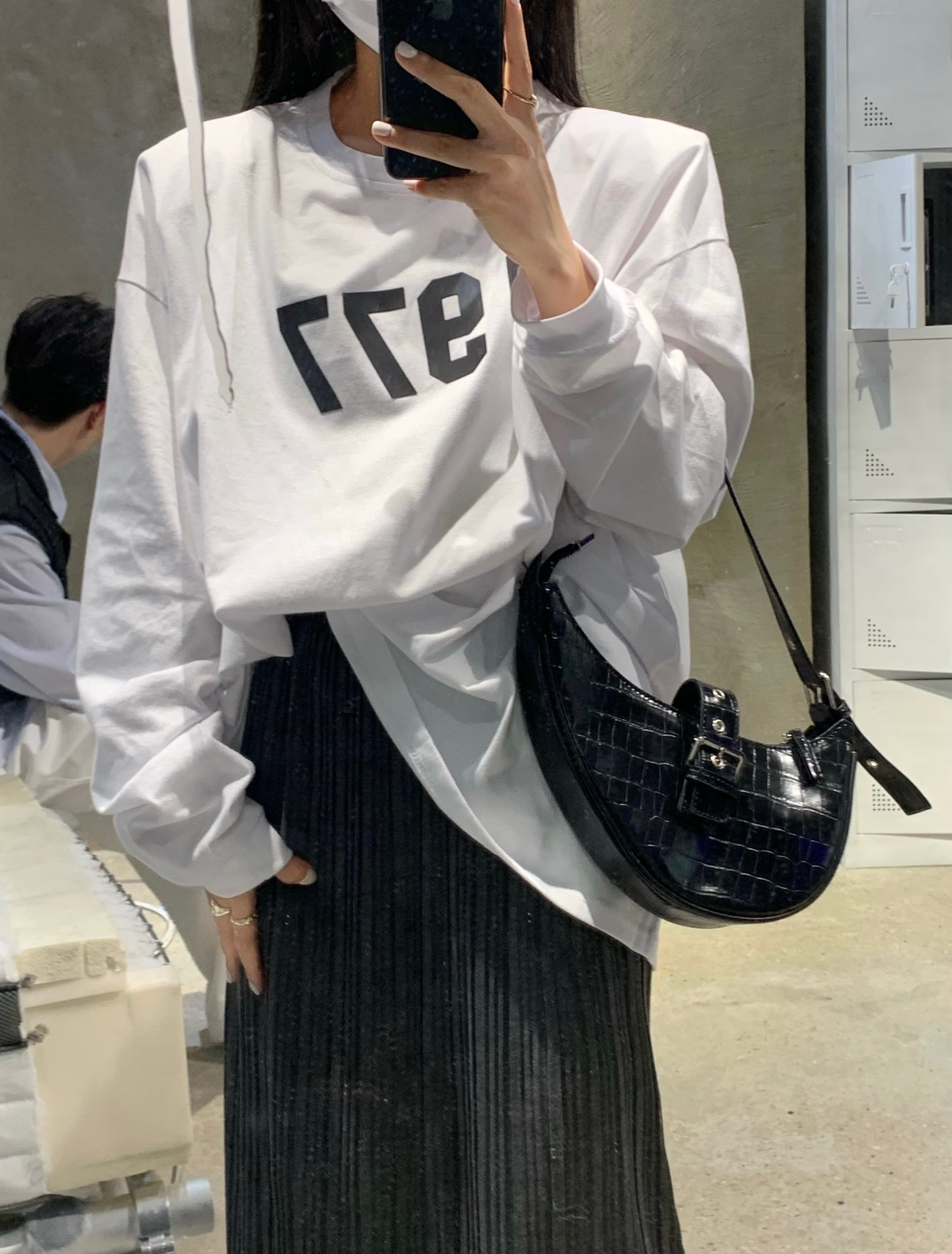 Korean Style Black Crocodile Embossed Shoulder Bag Saddle Handbag - Image 5
