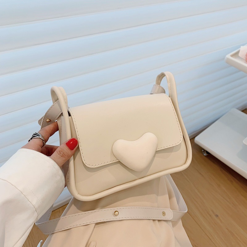 Small Heart Saddle Crossbody Bag for Women Summer 2022 New Fashion Casual Solid Color Minimalist Shoulder Bag - Image 3