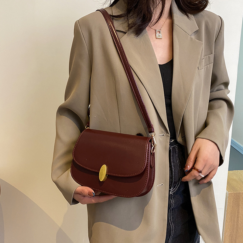 Minimalist Chic Women's Square Bag 2022 New Trendy Shoulder Underarm Retro Crossbody