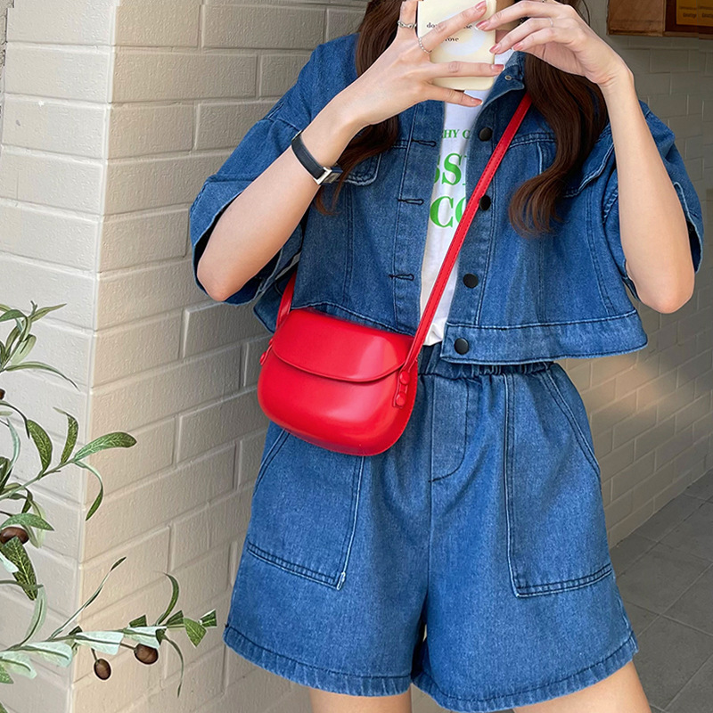 2023 Summer Korean Retro Ins Red Saddle Bag Crossbody Mini Bag for Women Versatile Minimalist Phone Bag - Image 2