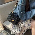 Women's Quilted Chain Shoulder Bag Small Fragrance Style Underarm Hobo Bag