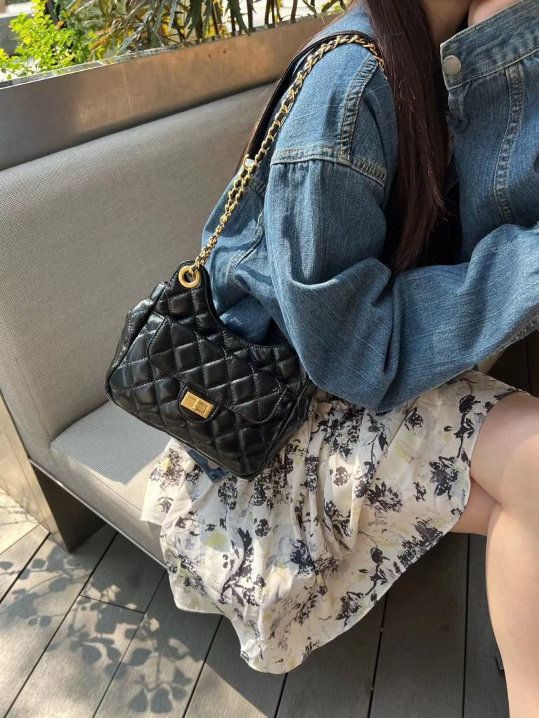 Women's Quilted Chain Shoulder Bag Small Fragrance Style Underarm Hobo Bag