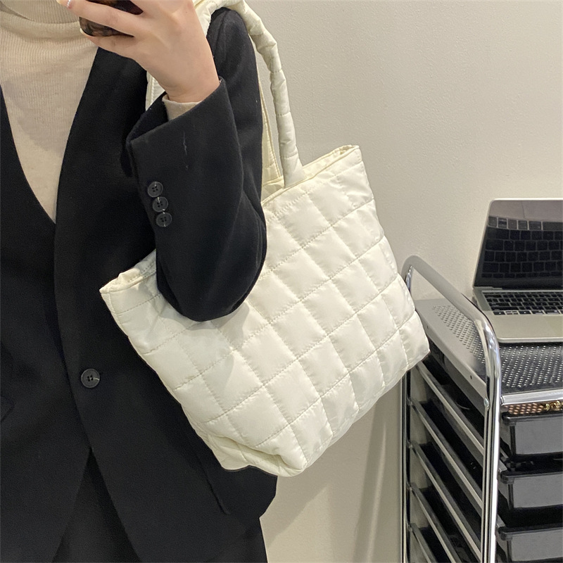 MZ Large Capacity Women's Shoulder Tote Bag Solid Color Stitching Casual - Image 3