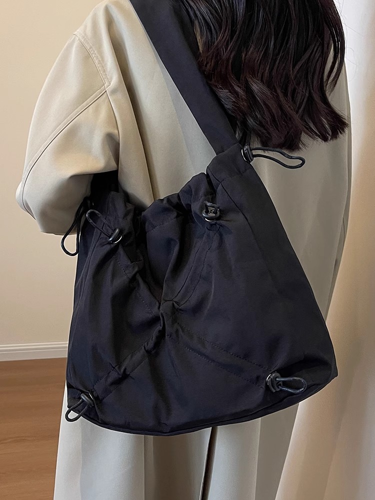 Women's Large Nylon Tote Bag 2023 New Fashion Shoulder Crossbody Pleated Commuter Bag - Image 3