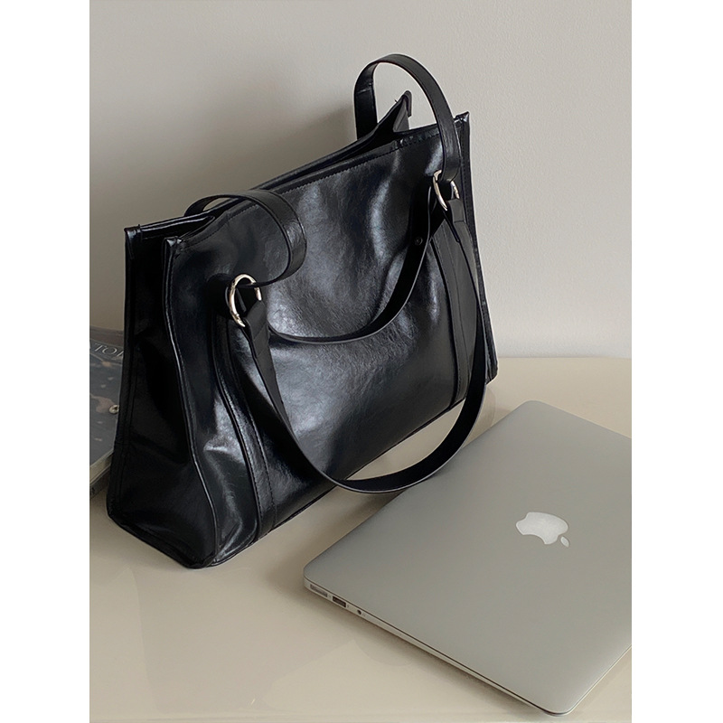 Minimalist Vintage Large Capacity Square Tote Bag for Commute and Casual Wear - Image 2